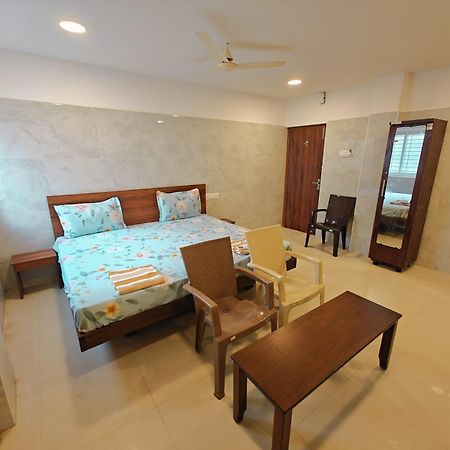 Hotel Salbala Inn - Near Airport Madras Buitenkant foto