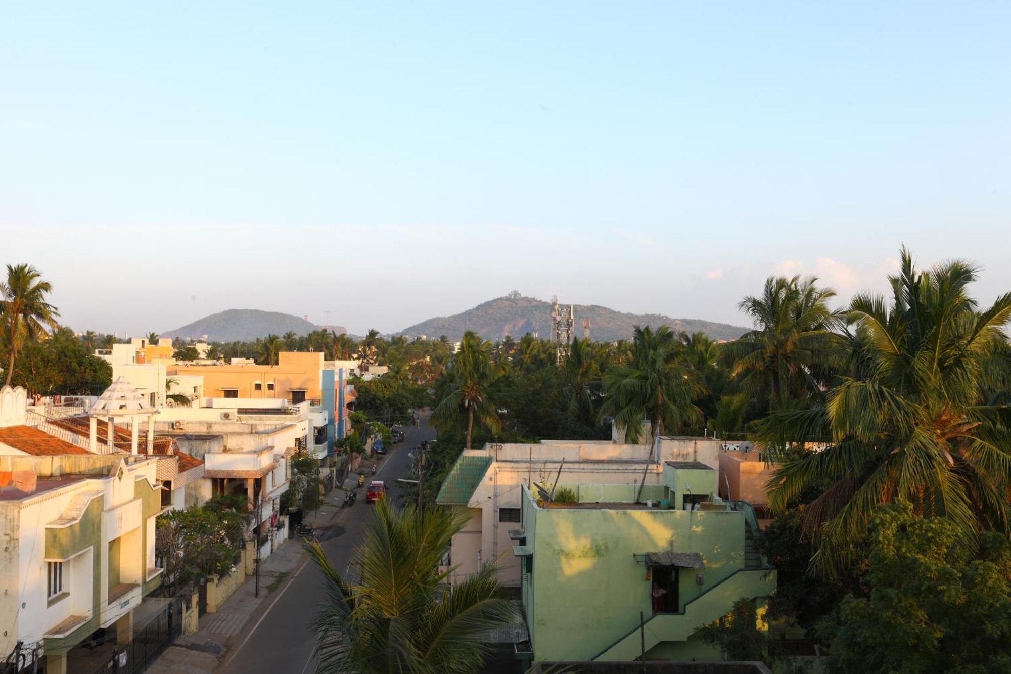 Hotel Salbala Inn - Near Airport Madras Buitenkant foto