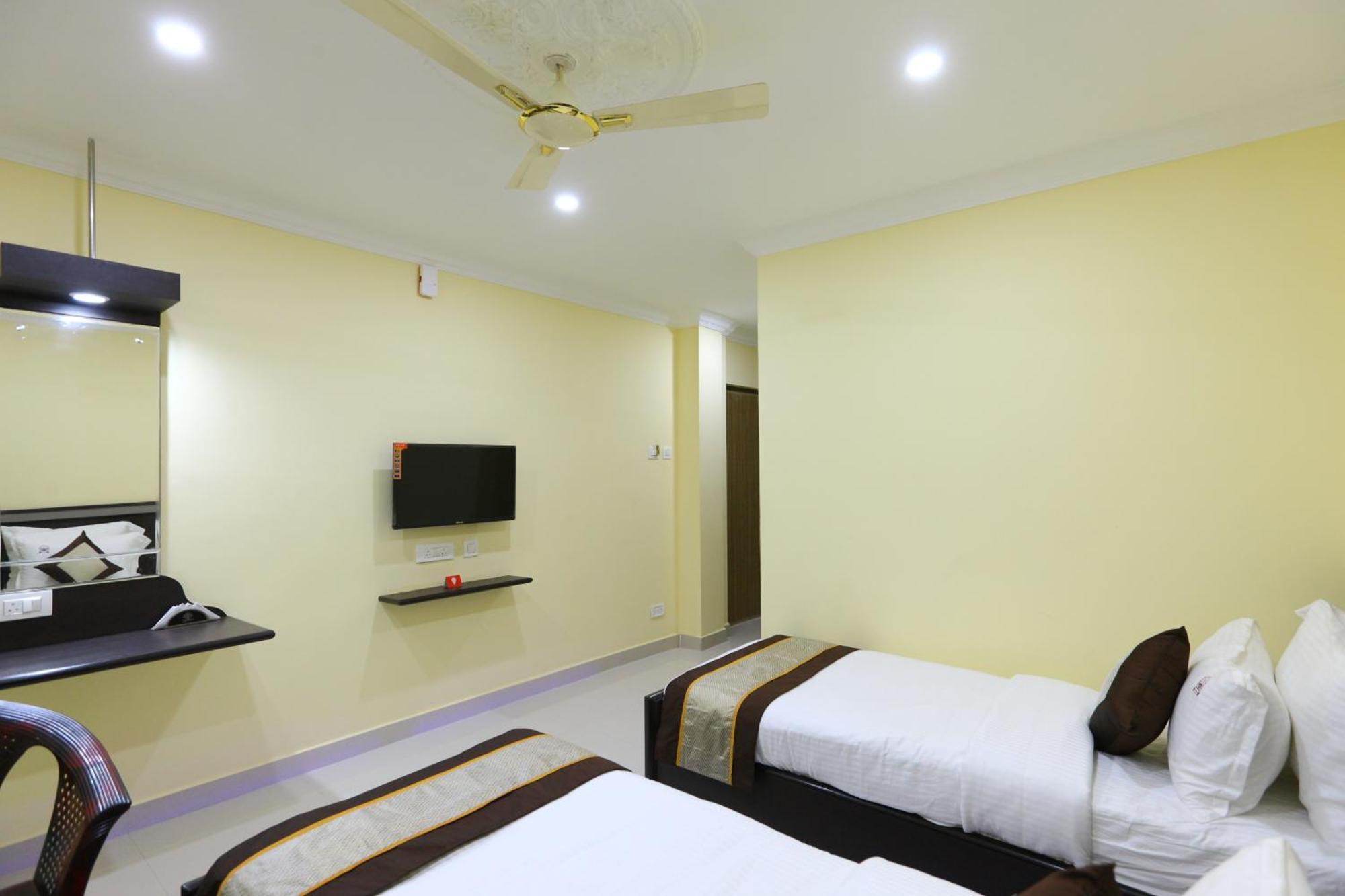 Hotel Salbala Inn - Near Airport Madras Buitenkant foto