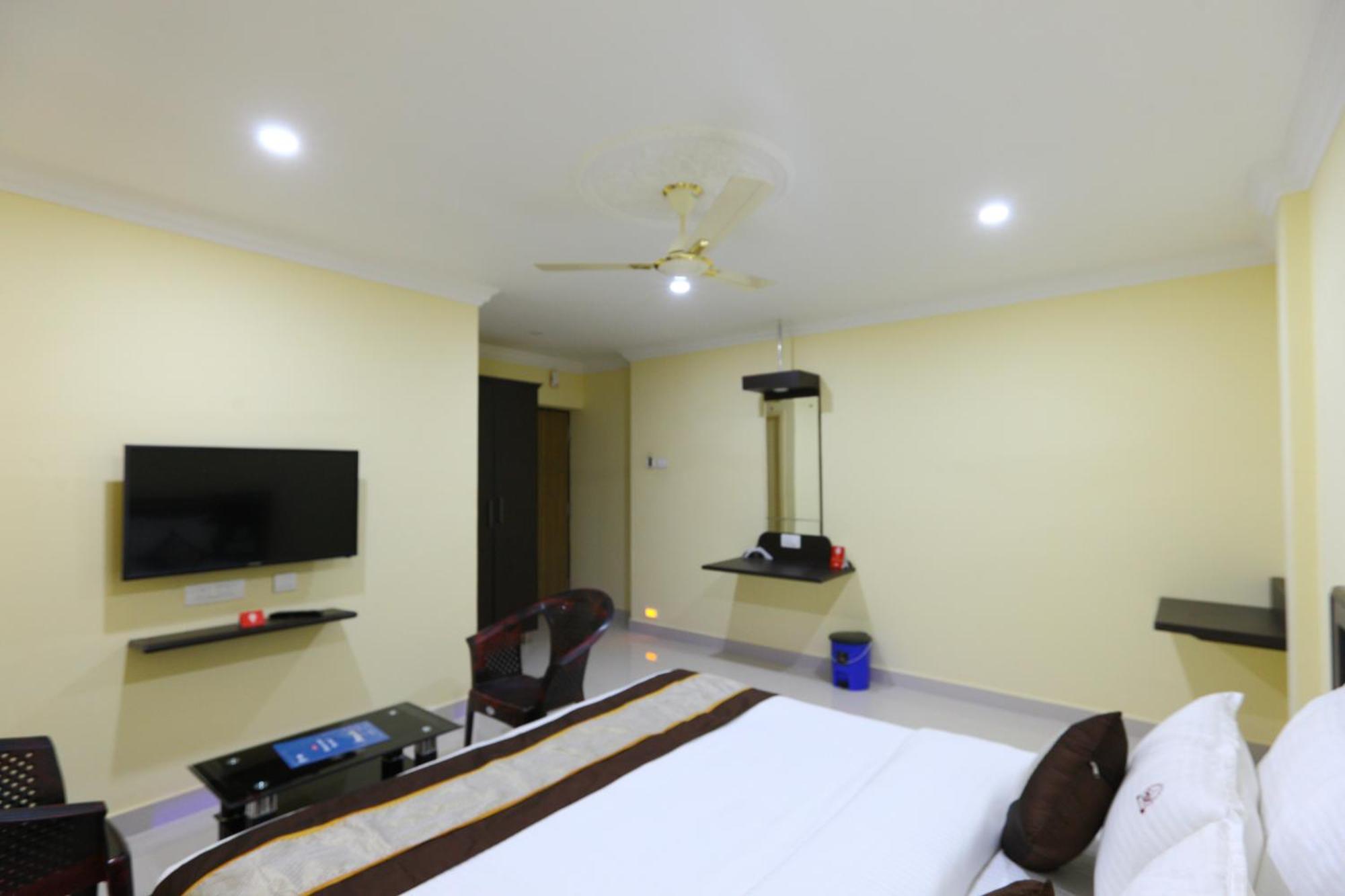 Hotel Salbala Inn - Near Airport Madras Buitenkant foto