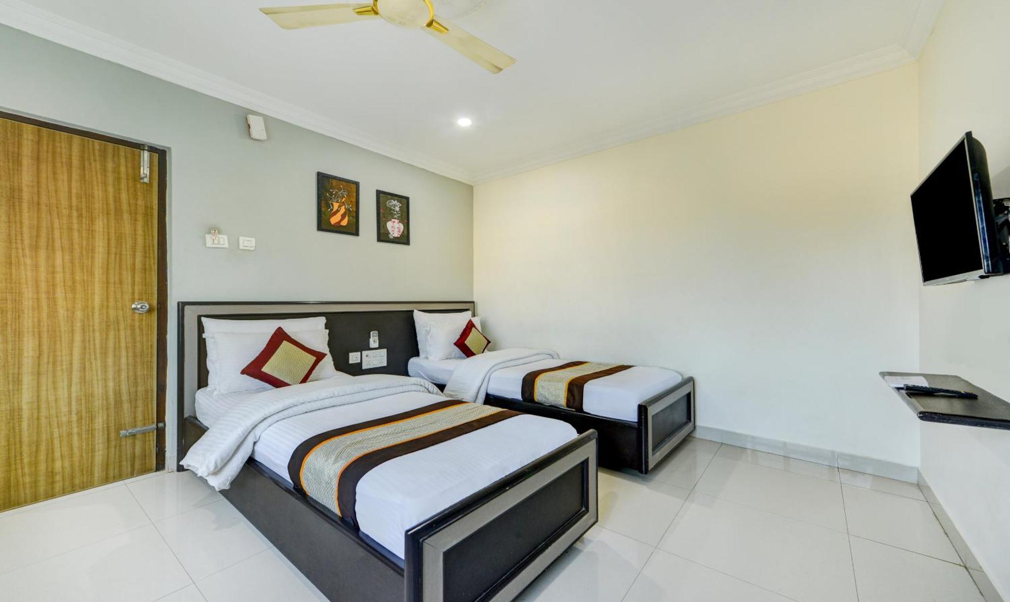 Hotel Salbala Inn - Near Airport Madras Buitenkant foto